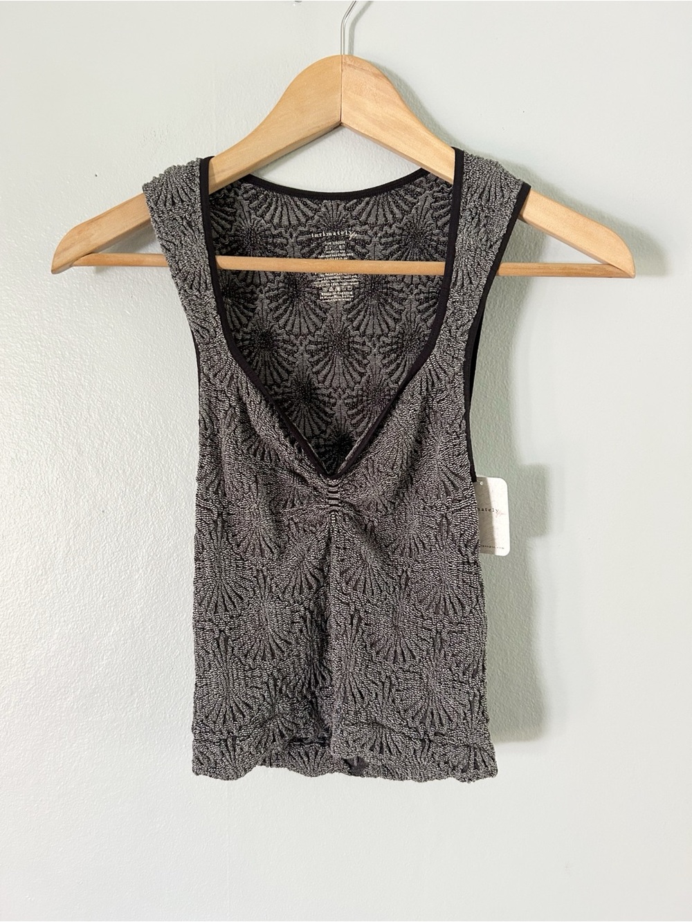 Free people • Textured V-Neck Sleeveless Tank Top nwt